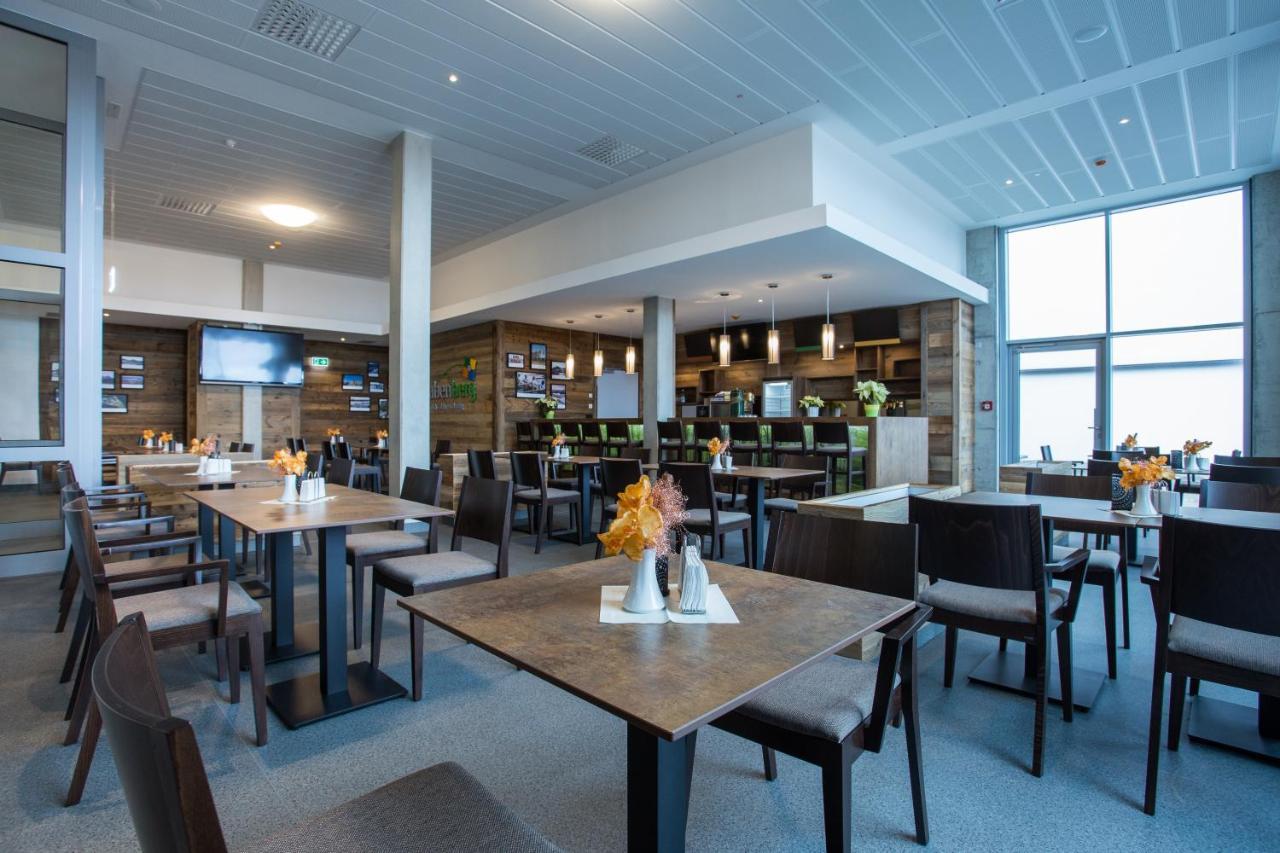 Sportpark Rabenberg Hotel Breitenbrunn  Bagian luar foto