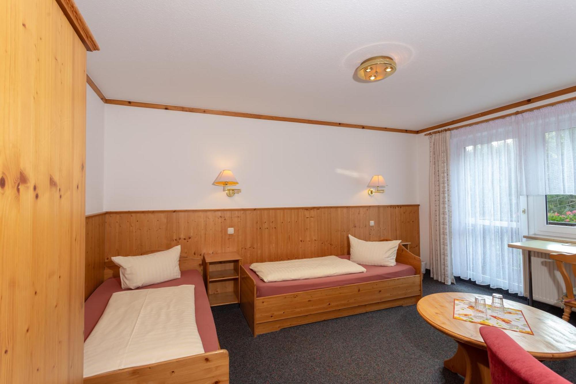 Sportpark Rabenberg Hotel Breitenbrunn  Bagian luar foto